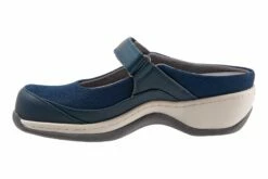 Arcadia 17 Arcadia -THE WALKING COMPANY Sales 3110 01184 2200 070 7