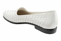 Liz -THE WALKING COMPANY Sales 3510 00749 5158 090 7