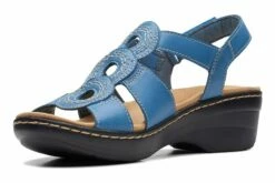 Clarks Merliah Derby -THE WALKING COMPANY Sales 3610 00135 1729 847 4